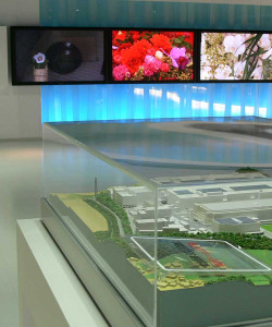 Visitamos em 2007 a. maior fábrica de painéis LCD do Japão.