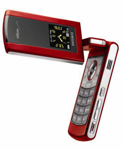 Curiosidade que acabou não vingando: celular Samsung com tela móvel e relógio de ponteiro (2008)