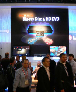 Nossa equipe acompanhou ao vivo a disputa entre Blu-ray e HD-DVD, iniciada na CES 2006.