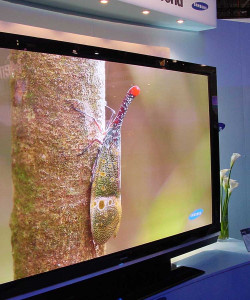 Em 2005, a grande novidade eram as TVs LCD, que logo superaram as de tubo CRT.